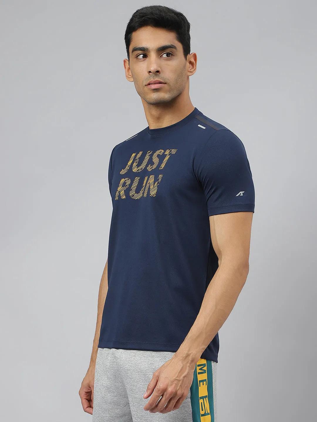 Alcis Men Next Mile Navy Printed Anti-Static Slim-Fit Round Neck Running T-Shirt