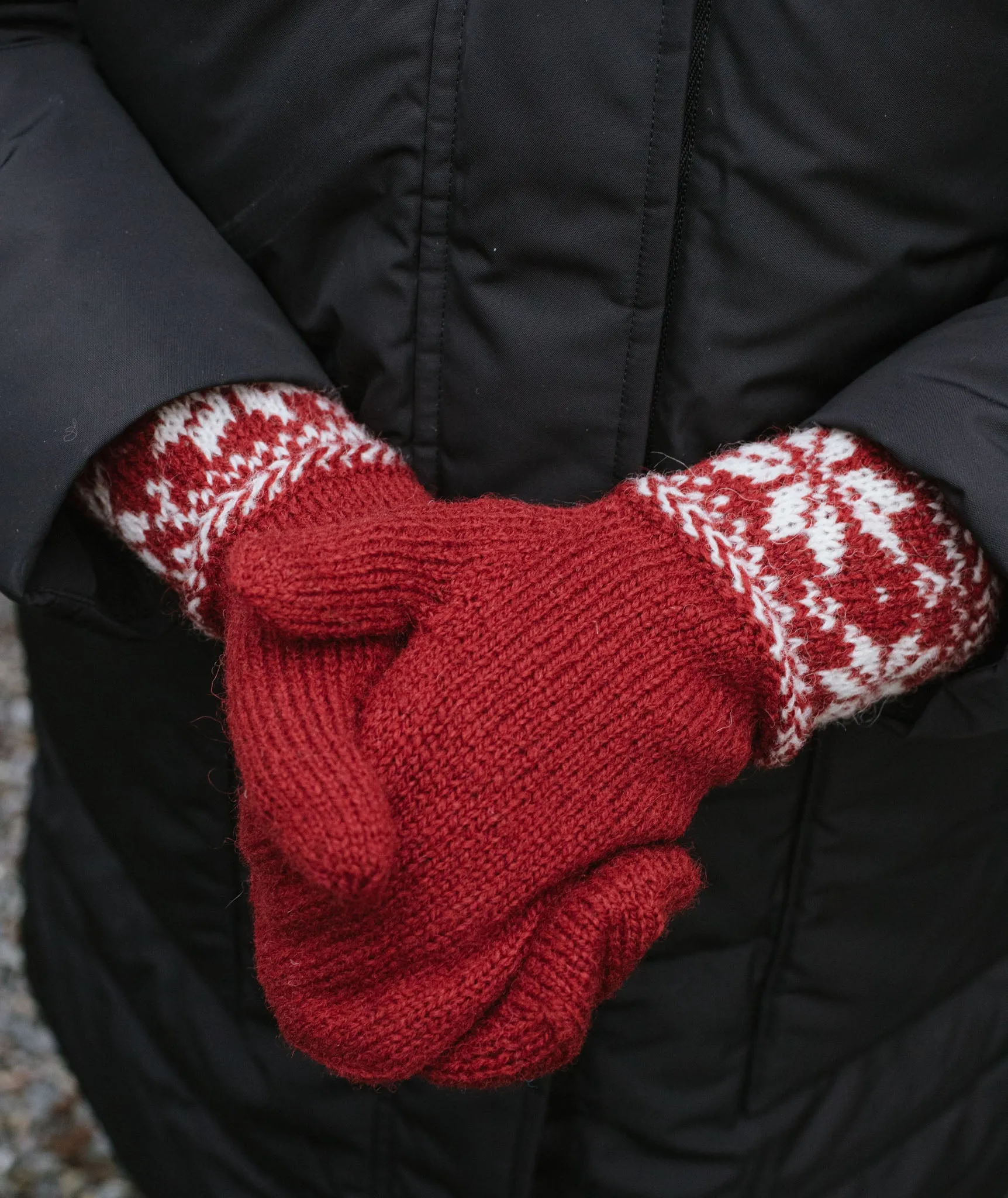 Colorwork Mittens Using Jamieson's Shetland Spindrift