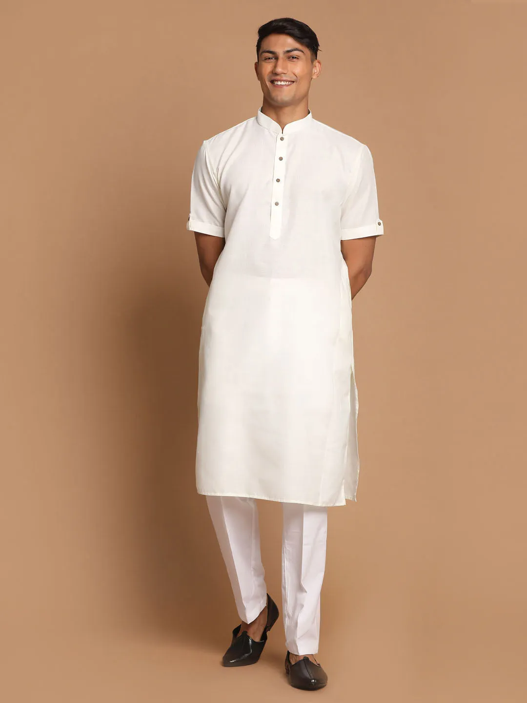 Jashvi Men's Cream Kurta With Pyjama Set.