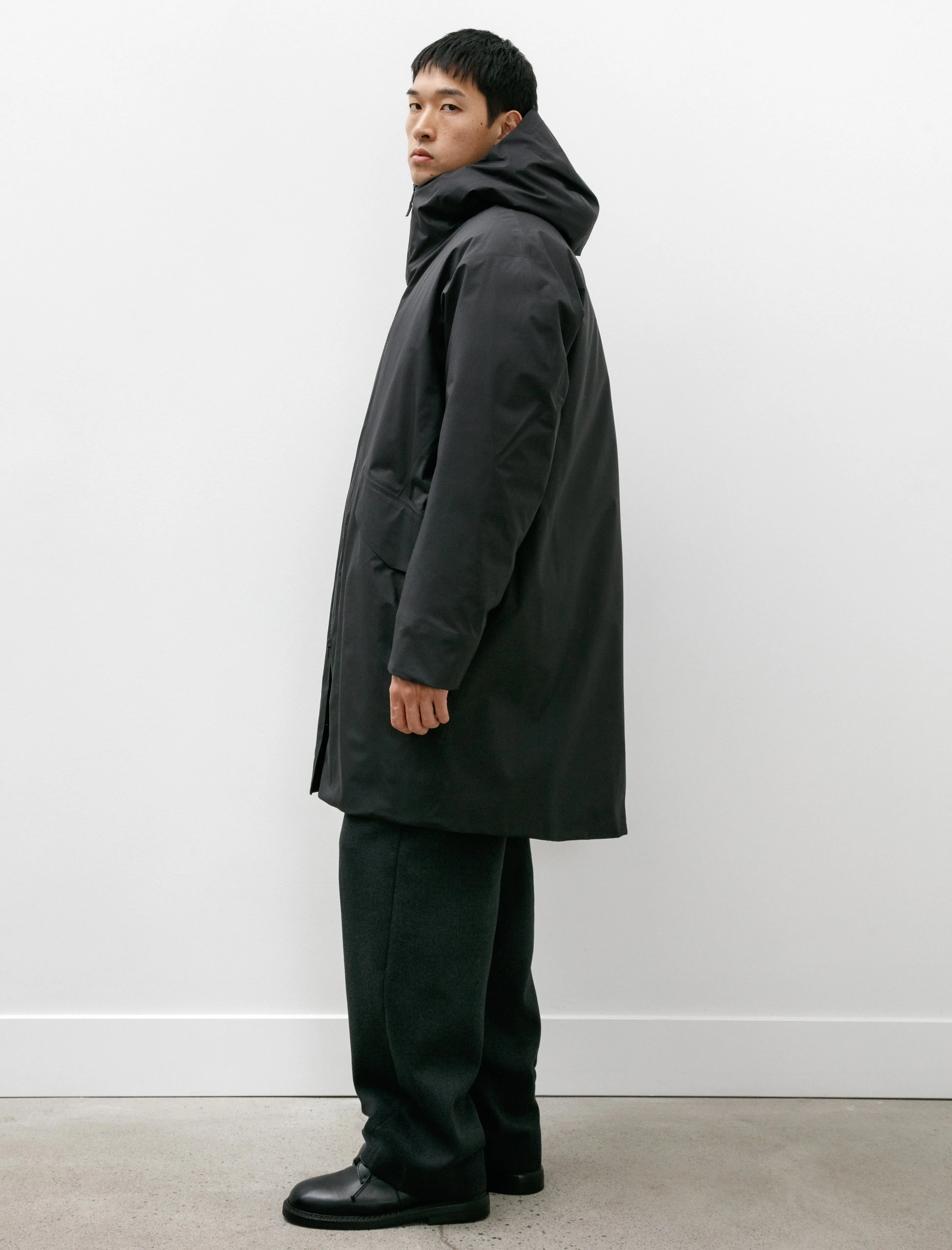 Monitor Down Coat Black