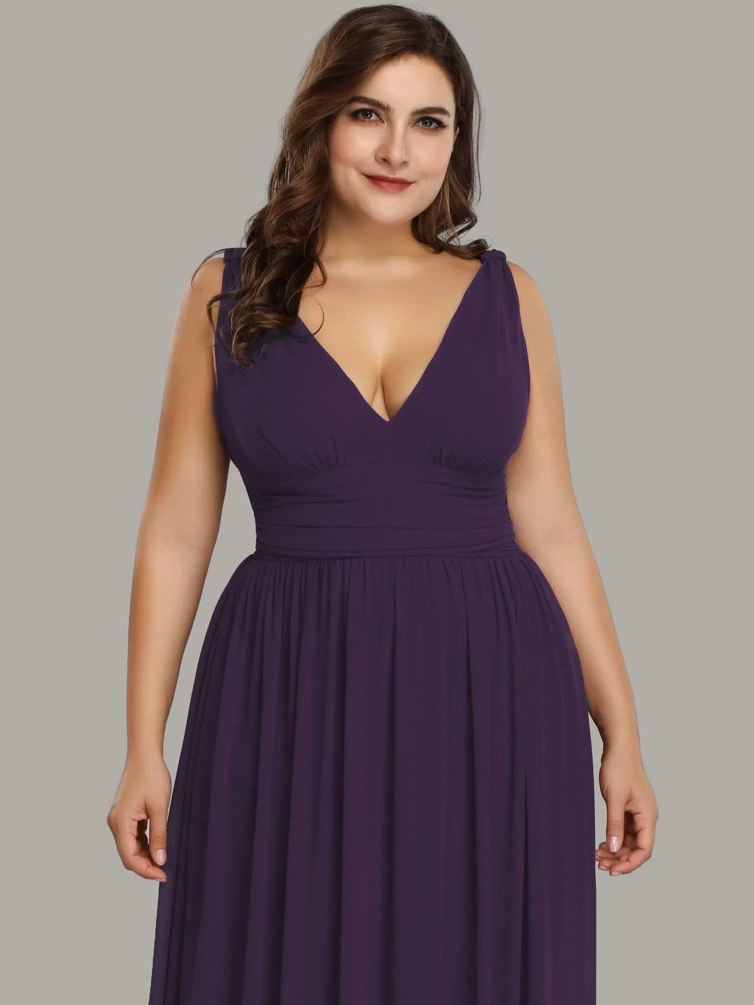 Plus Size Sleeveless V-Neck Semi-Formal Chiffon Bridesmaid Dress