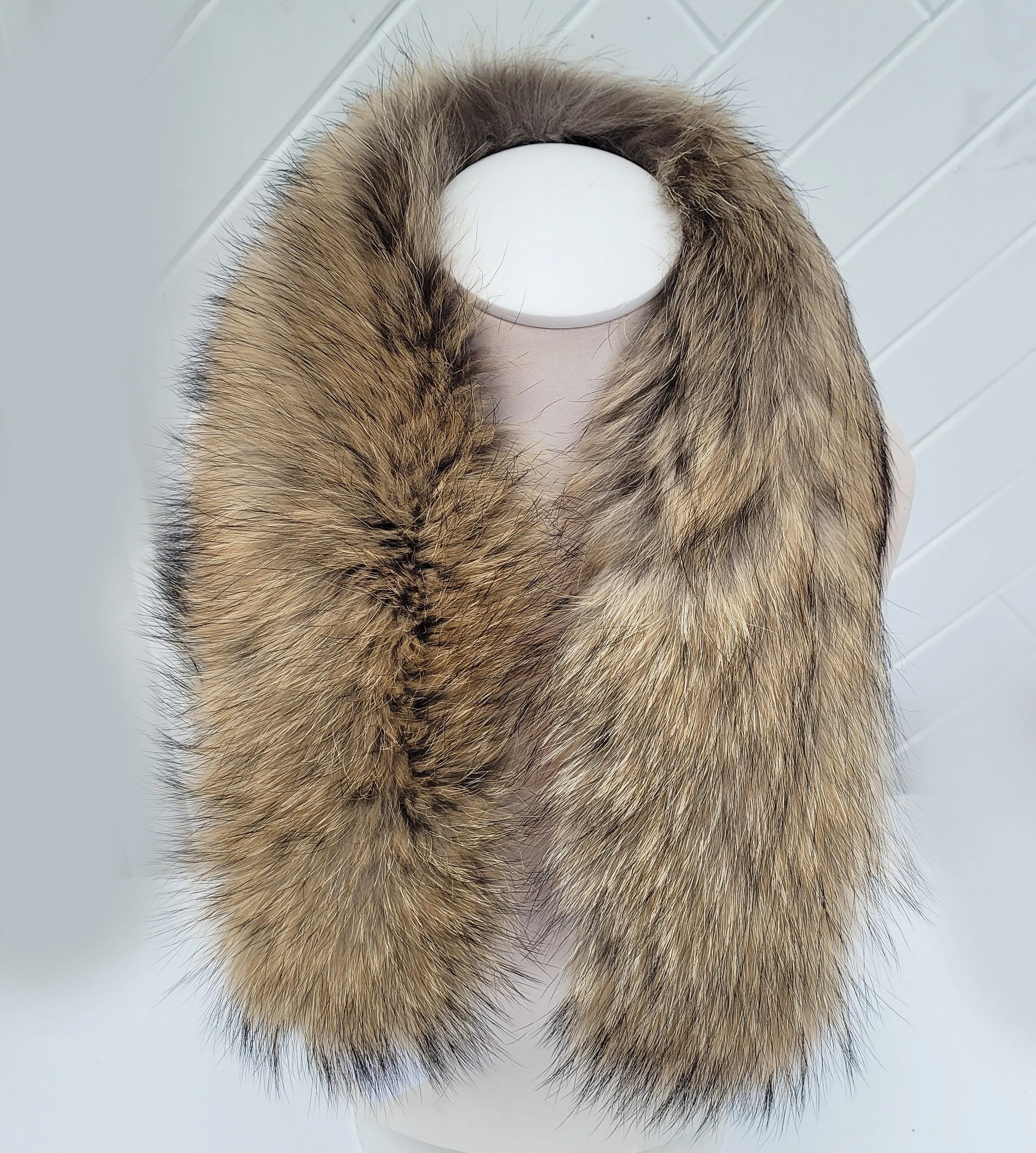 READY to SHIP XL Large Full Finnish Real Raccoon Fur Collar, Fur Trim for Hoodie, Raccoon Fur Collar, Fur Scarf, Fur Ruff, Raccoon Fur Hood