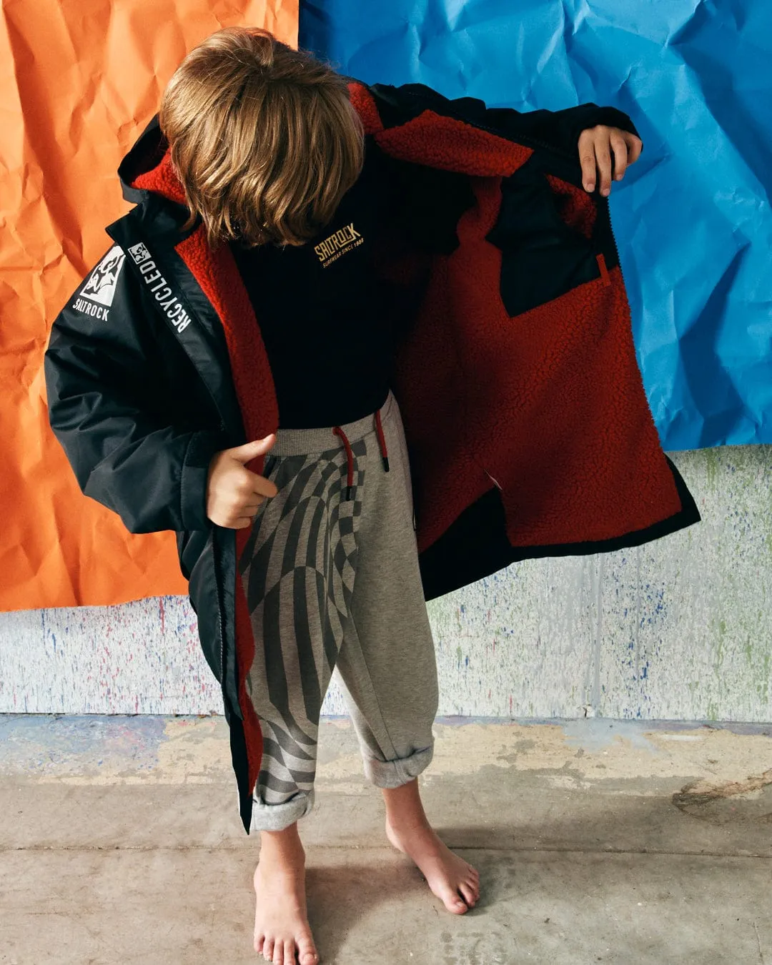 Recycled Kids Changing Robe - Black/Red