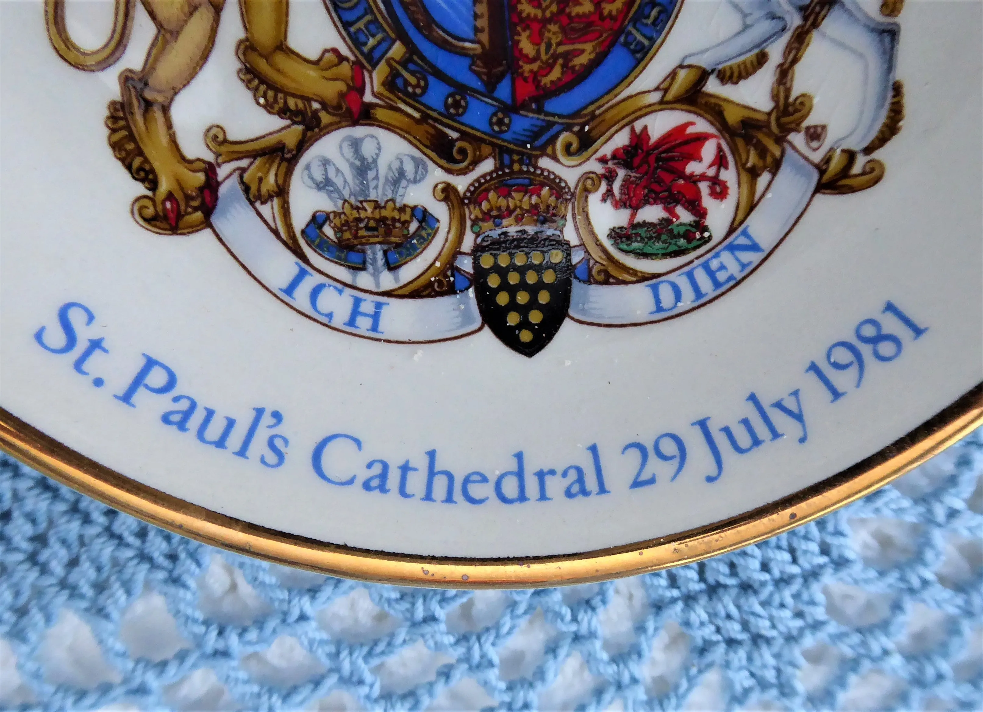 Small Plate Charles Diana Royal Wedding 1981 Coat Of Arms Bone China