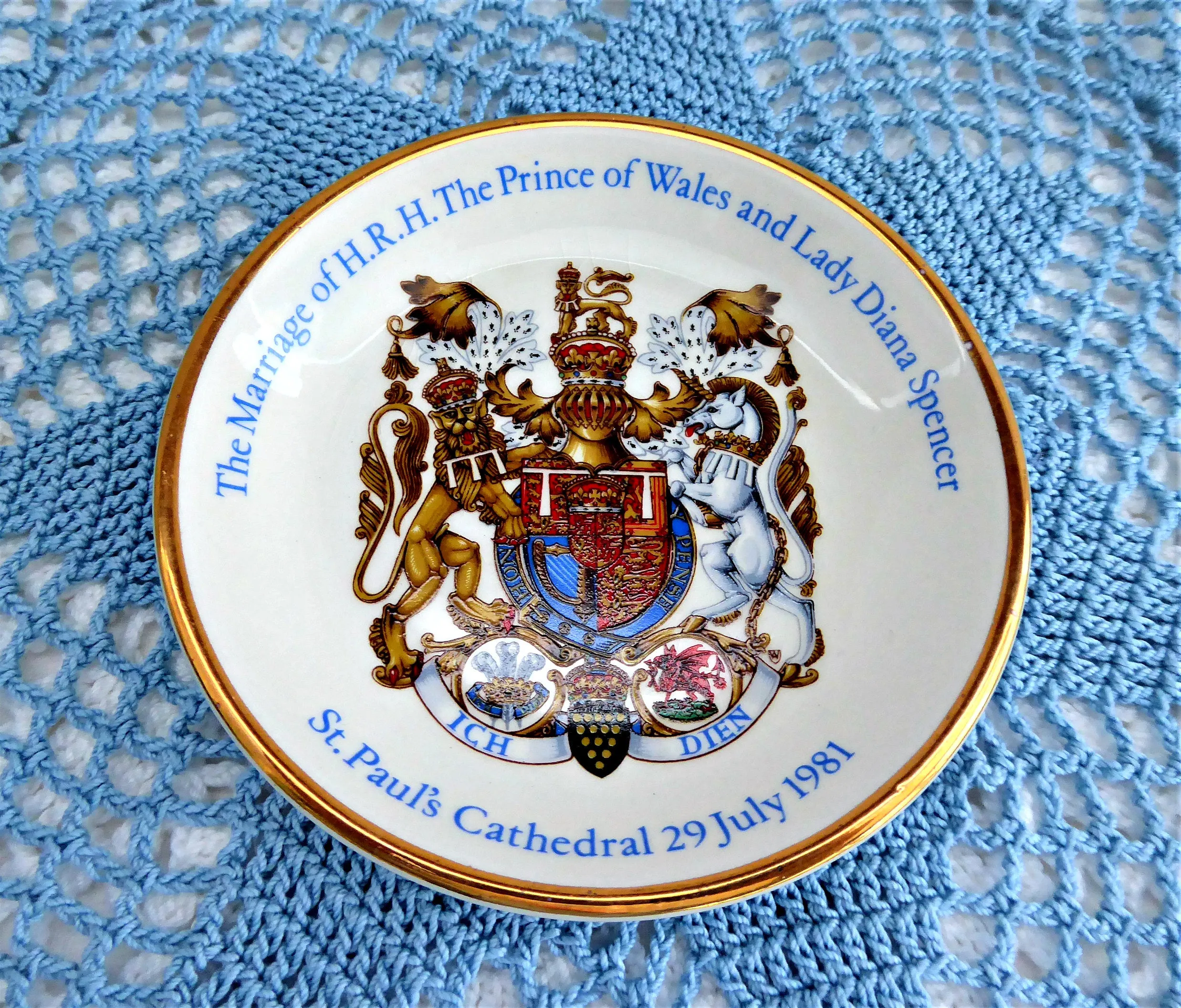 Small Plate Charles Diana Royal Wedding 1981 Coat Of Arms Bone China