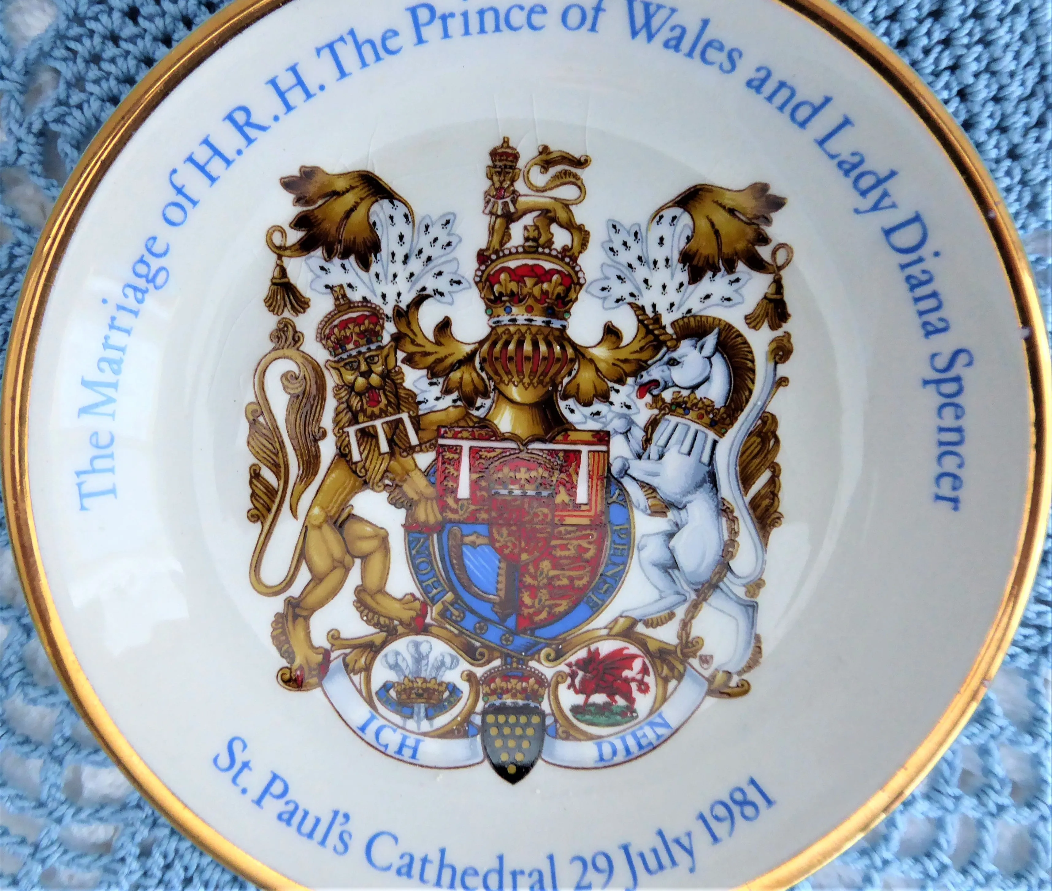 Small Plate Charles Diana Royal Wedding 1981 Coat Of Arms Bone China